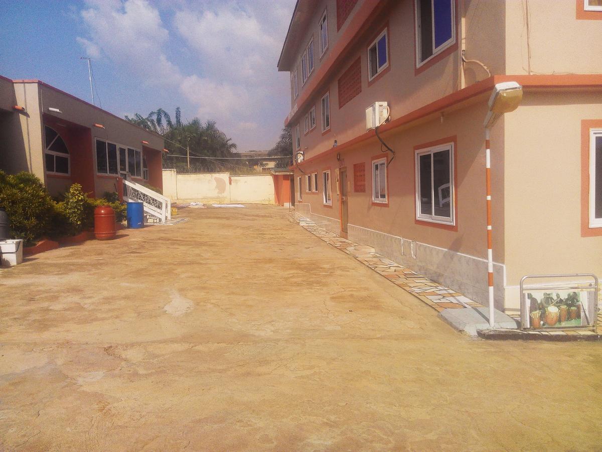 Open Space Hotel Kumasi Exterior foto